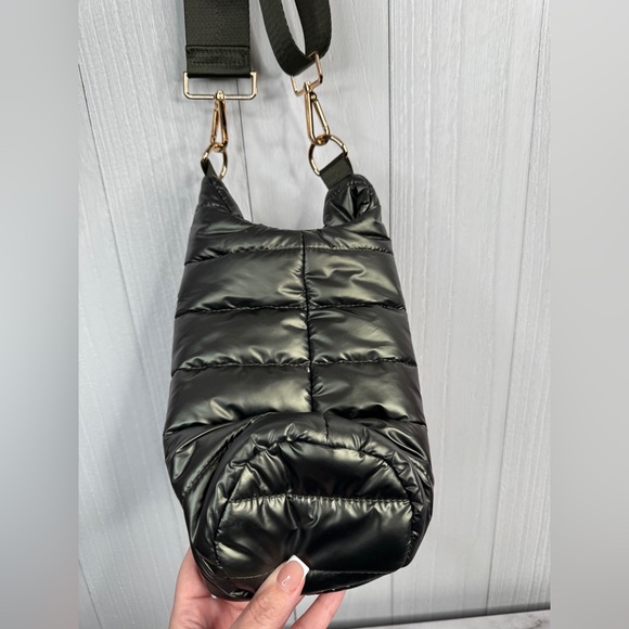 WanderFull HydroBag Quilted Puffer Crossbody Bag - Green - Picture 10 of 11